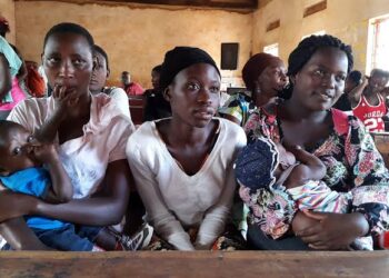 Teenage moms thrive with supportive structures